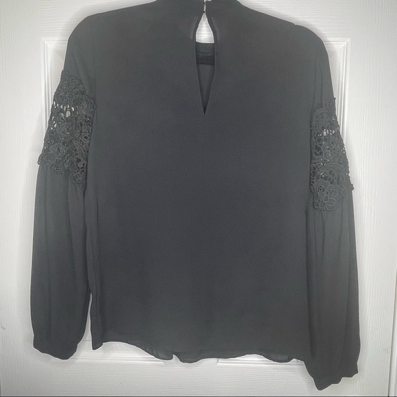 Express Black Blouse - Picture 4 of 8